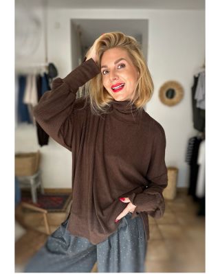 Páteční kolekce: Šedá v šedý, čokoláda a klid☕️🪵🍂 Kolekce, která dýchá podzimem — ale ne tím deštivým, spíš tím, kdy si po...