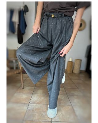 Páteční kolekce: Šedá v šedý, čokoláda a klid☕️🪵🍂 Kolekce, která dýchá podzimem — ale ne tím deštivým, spíš tím, kdy si po...